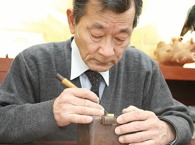 袋井市の印鑑・はんこ屋【松下印舗】は、精魂こめて彫刻します。